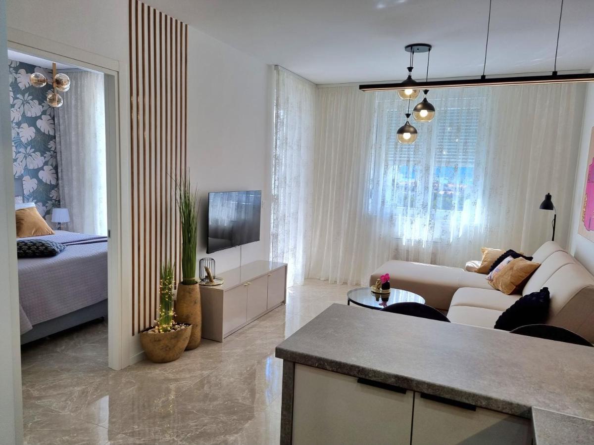 Apartment "50 Shades" With Balcony And Free Parking In The Garage Ζαντάρ Εξωτερικό φωτογραφία