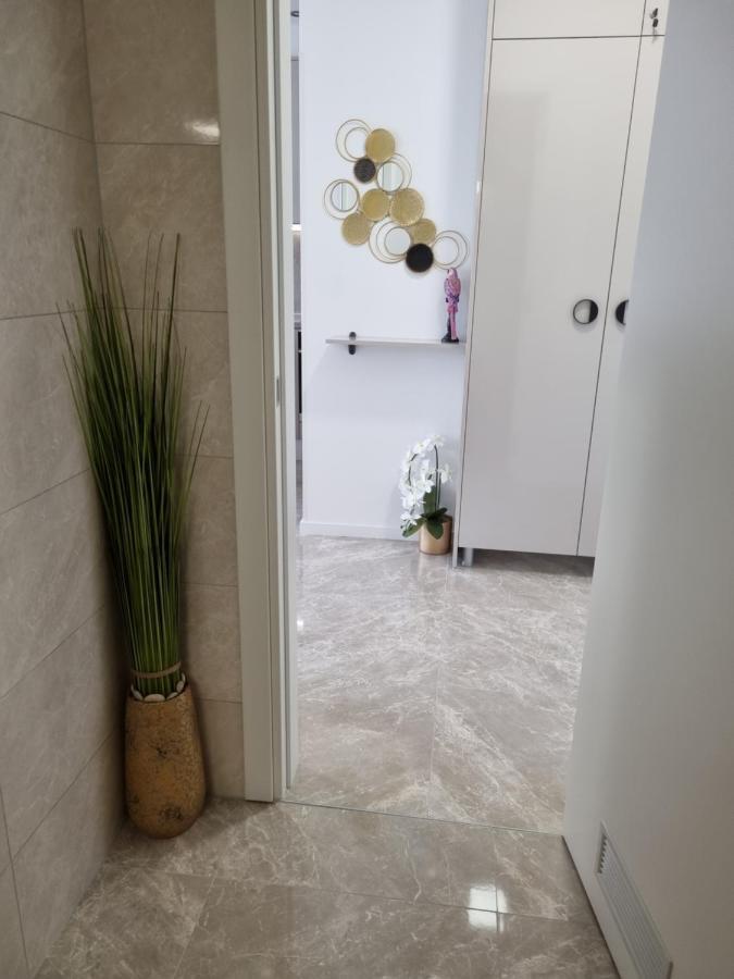 Apartment "50 Shades" With Balcony And Free Parking In The Garage Ζαντάρ Εξωτερικό φωτογραφία