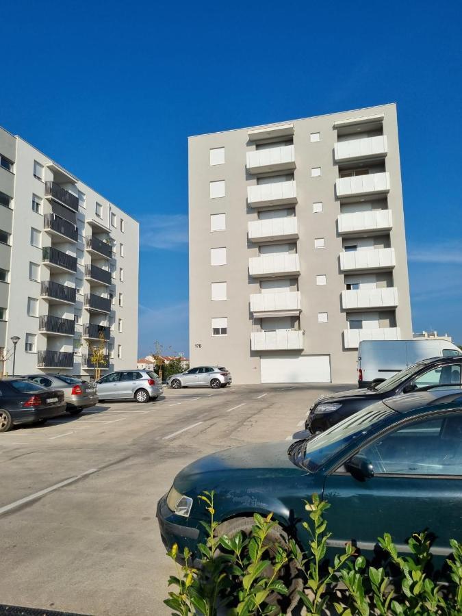 Apartment "50 Shades" With Balcony And Free Parking In The Garage Ζαντάρ Εξωτερικό φωτογραφία